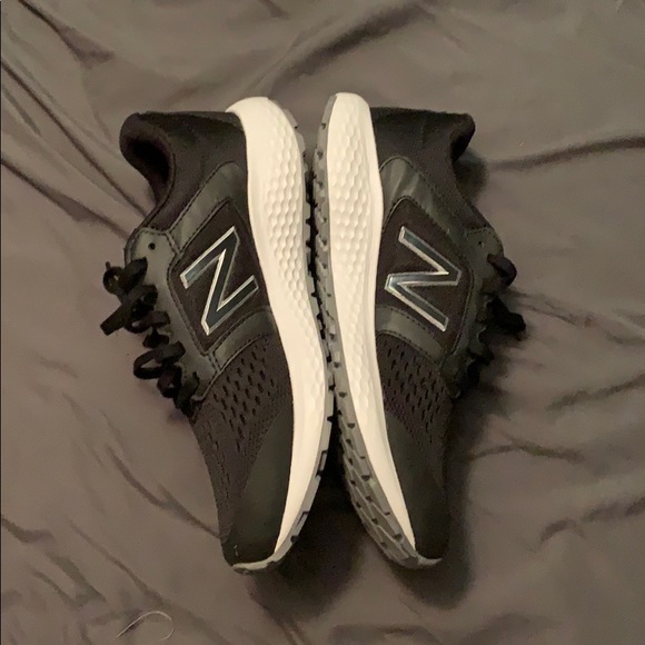 New balance - Picture 3 of 4